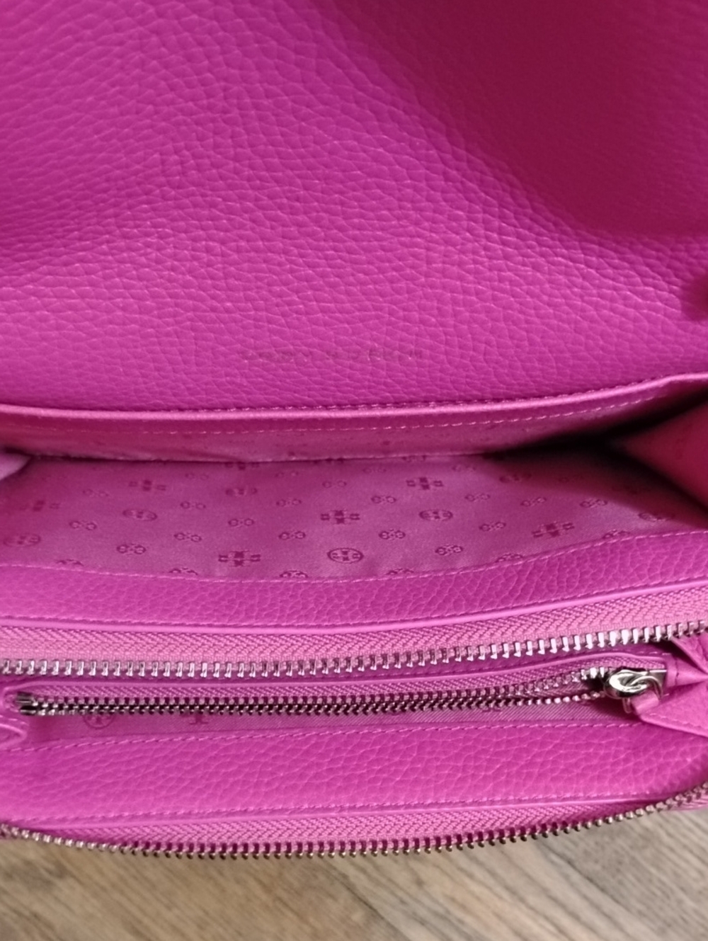 Tory Burch Thea Mini Crossbody - Picture 6 of 13